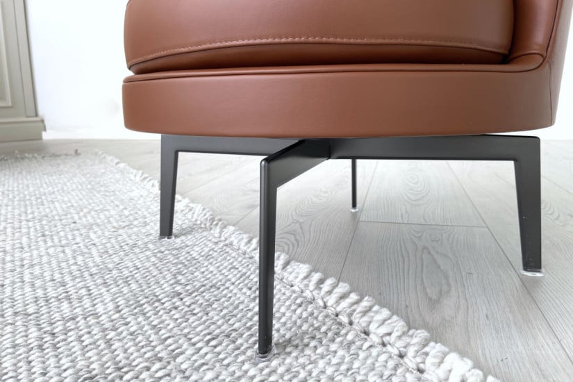 Feel Good Brown Leather Armchair (Expo Offer) Flexform - 1
