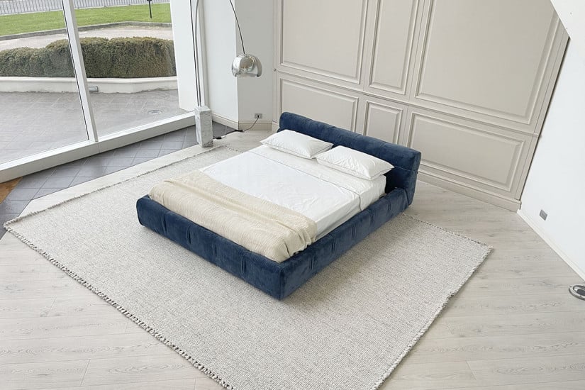 Tufty-Bed in blue fabric B&B Italia - 5