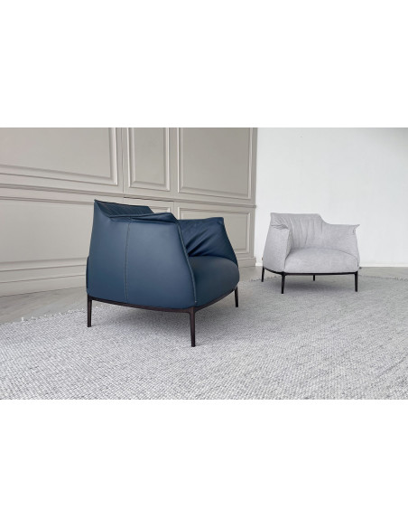 Archibald Large Blue Leather Armchair (Expo Offer) Poltrona Frau - 2