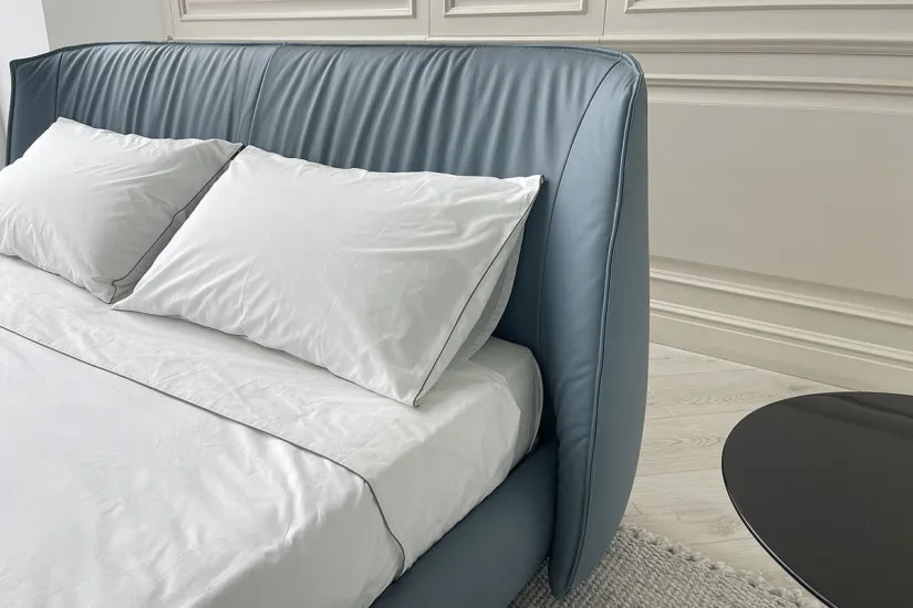 Archibald Blue Leather Bed (Expo Offer) Poltrona Frau - 4