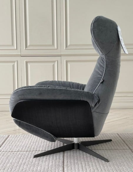 Ilia Armchair (Expo Offer)