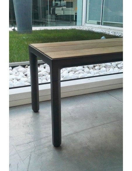 Illum Outdoor Bench (Expo Offer)
