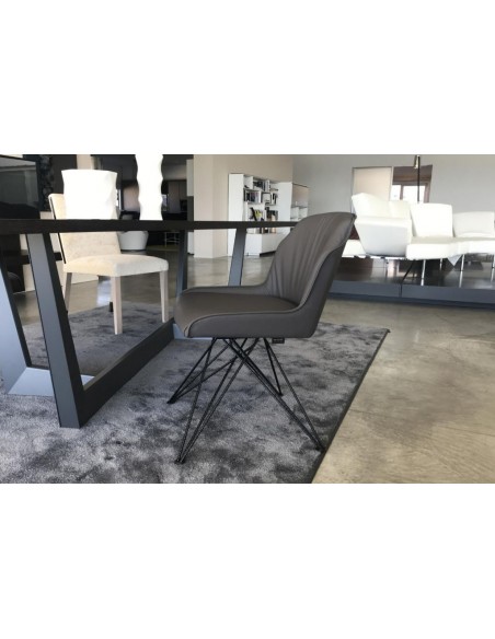 Chaise Flaminia couleur gris foncé (Offre Expo)