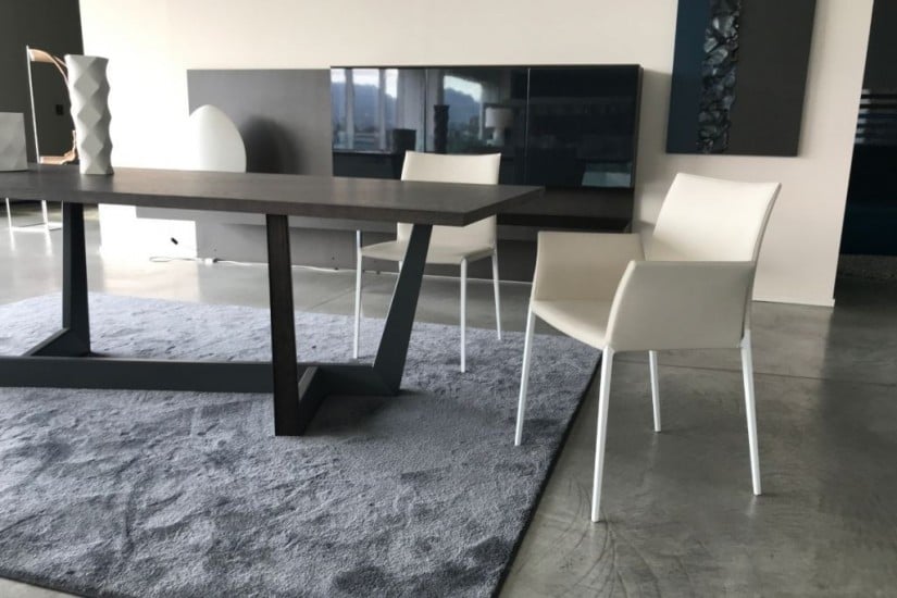 Lia Chair With Armrests (Expo Offer)