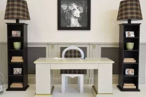 Tippy Desk