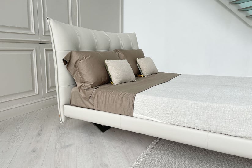 Aurora Tre Bed (Expo Offer)