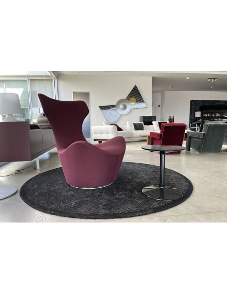 Grande Papilio Armchair in purple (Expo Offer)