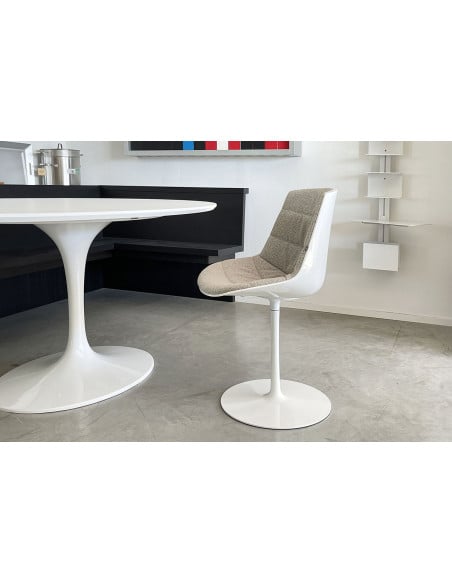 Flow Chair Padded (Expo Offer)