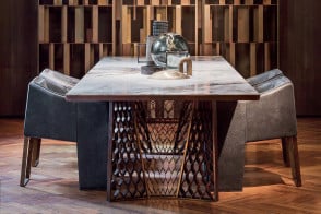 Henge Stealth Table | Online Shop 2