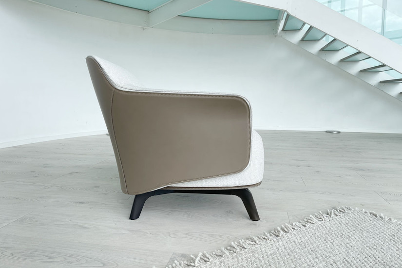 Kaori Armchair (Expo Offer)